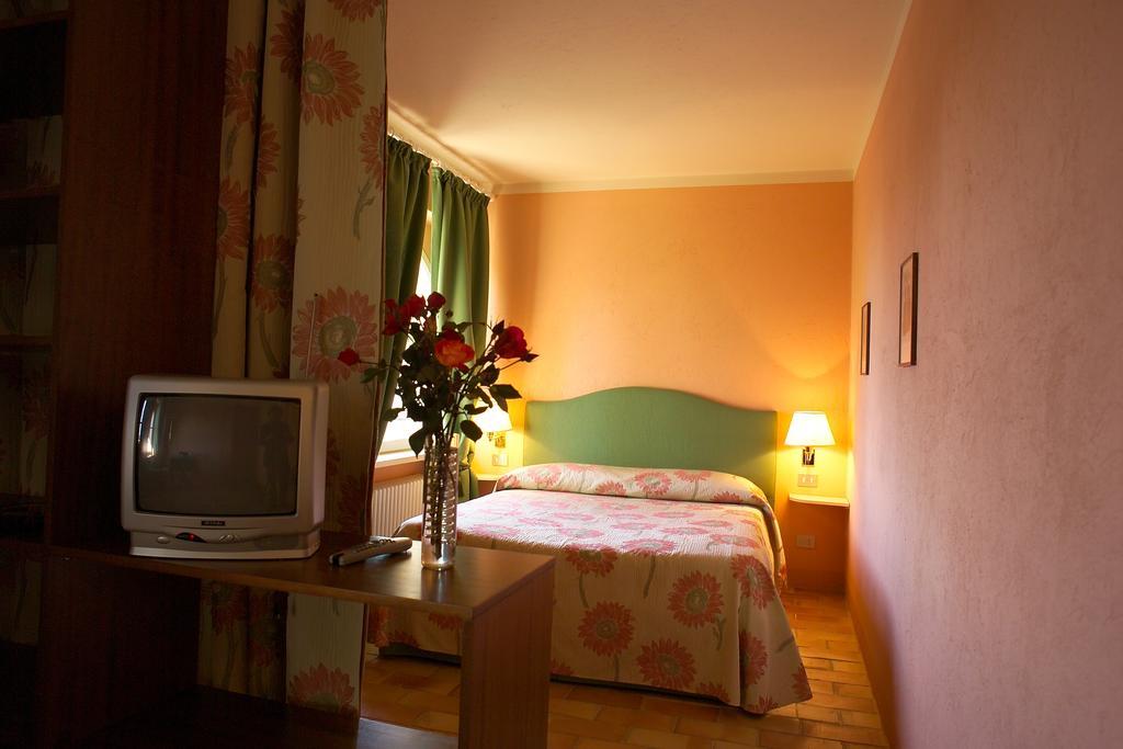 Agriturismo Il Torrione ピネローロ 部屋 写真