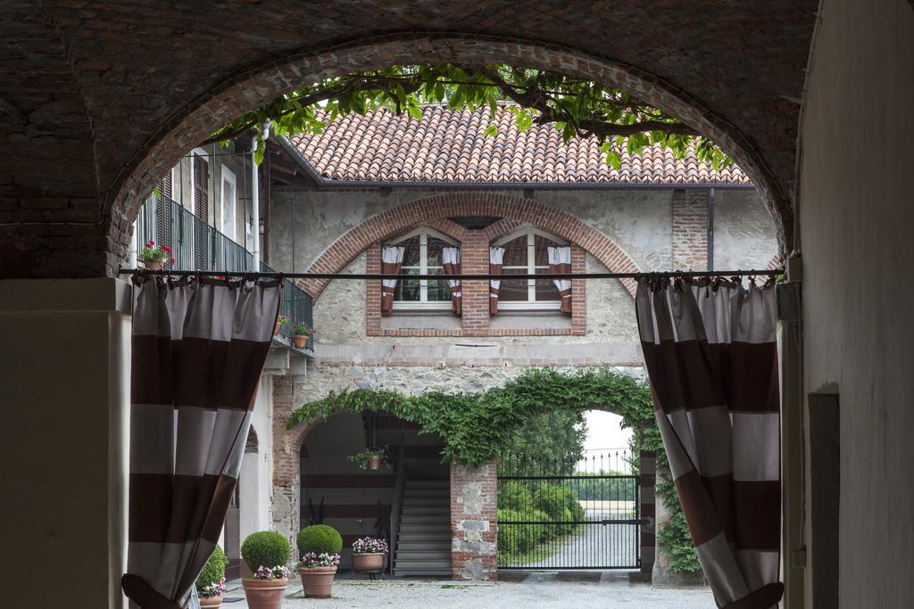 Agriturismo Il Torrione ピネローロ エクステリア 写真