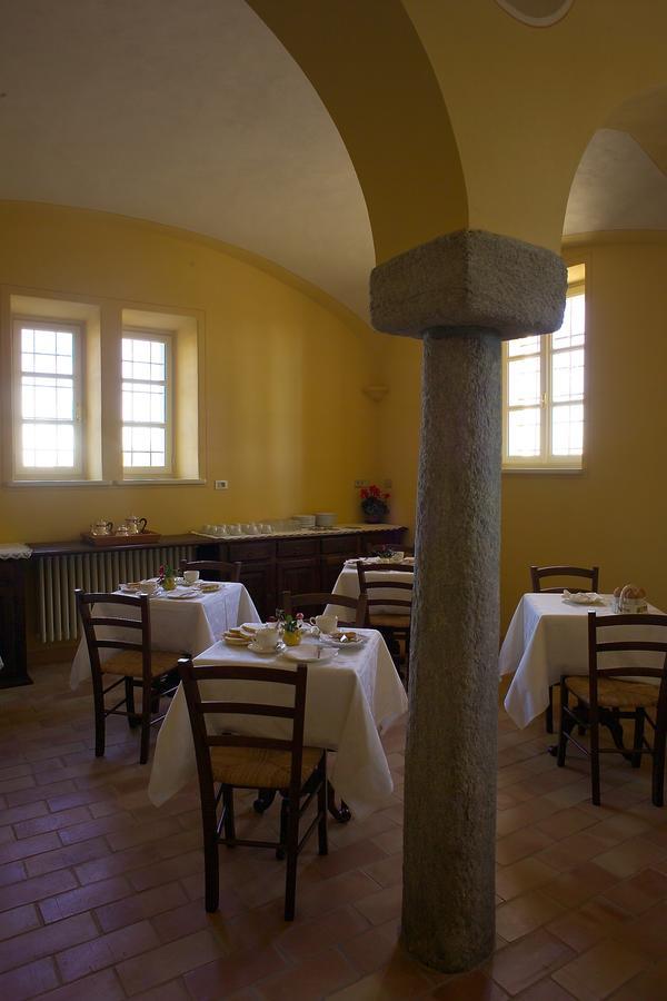 Agriturismo Il Torrione ピネローロ エクステリア 写真